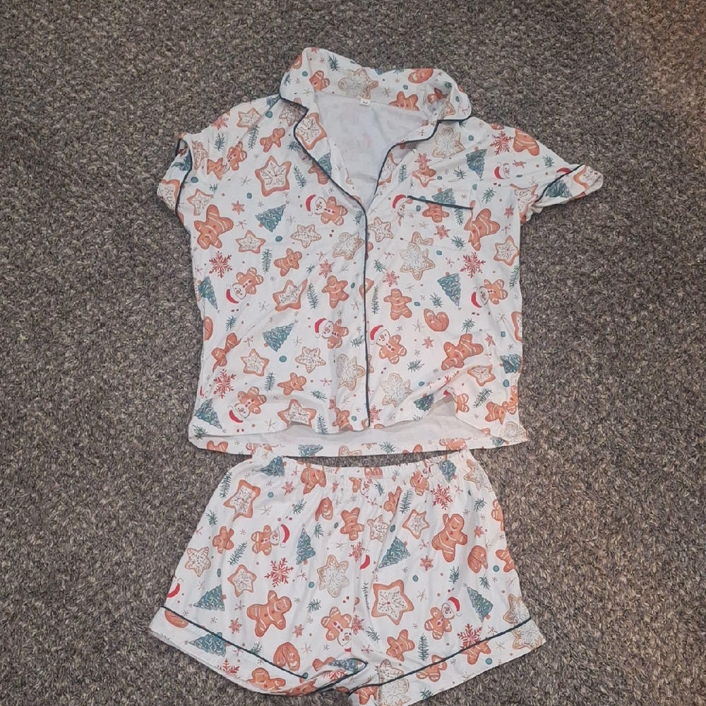 SHEIN Festive Gingerbread Print Pajama Set